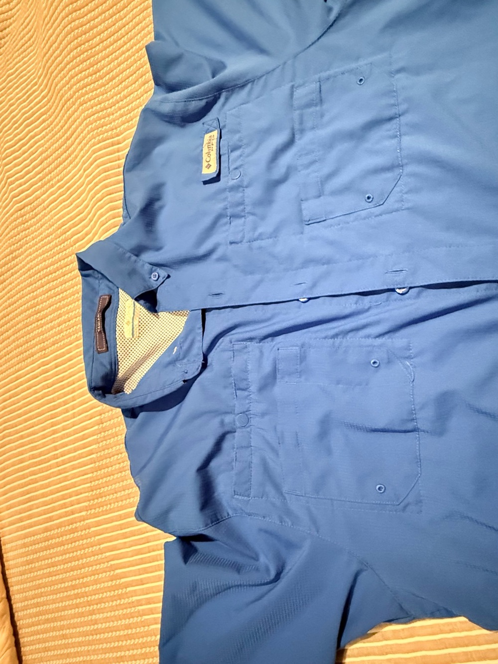 Columbia Men's Blue Short-Sleeve Button-Down Outdoor Shirt